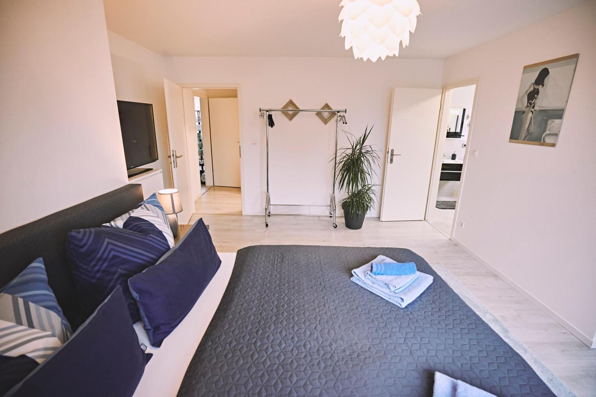 Ferienwohnung Bildstein's Kathmandu Langenfeld  Exterior foto